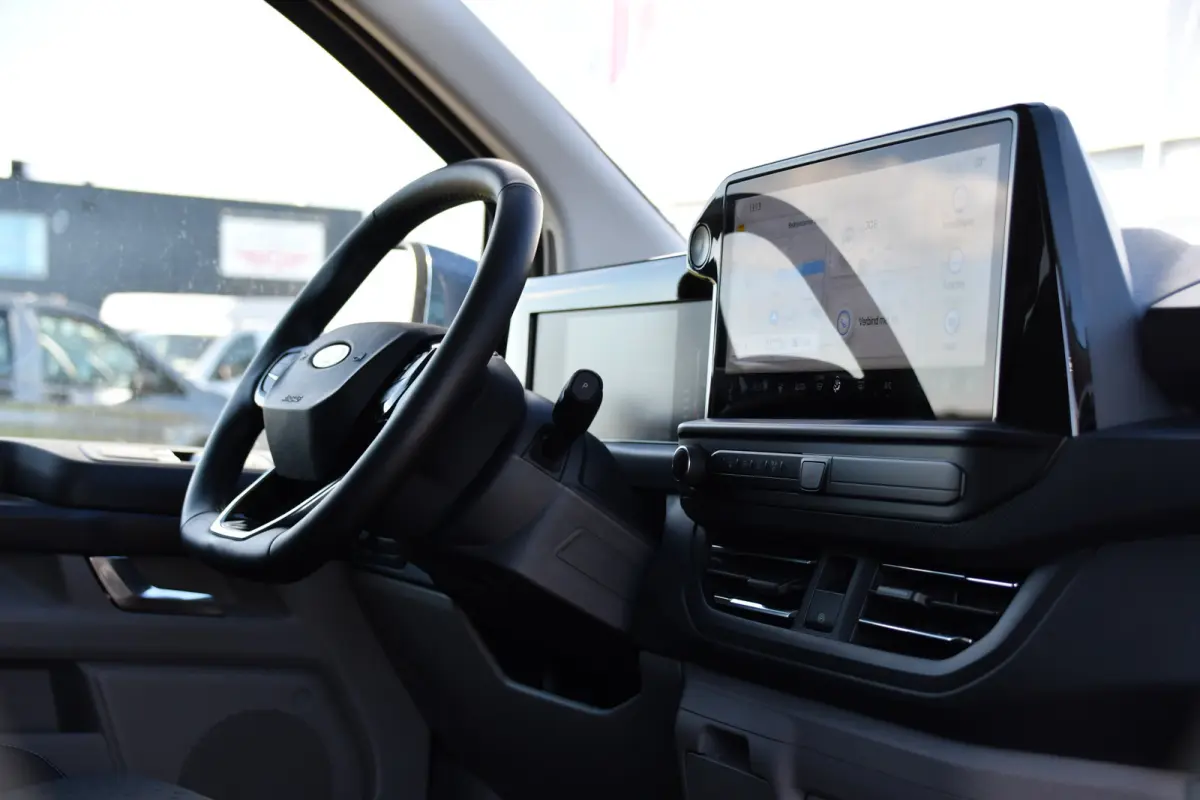 300 2.0 TDCI L1H1 DC Limited PB Edition Adaptieve Cruise, Camera, Carplay, LED, Stoelverwarming, 2 x Schuifdeur, Automaat, Stuurverwarming, Trekhaak, 170pk, Uniek!