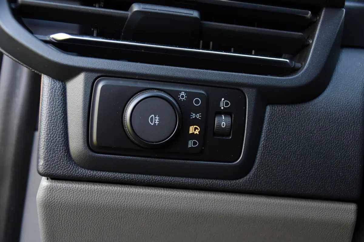 300 2.0 TDCI L1H1 DC Limited PB Edition Adaptieve Cruise, Camera, Carplay, LED, Stoelverwarming, 2 x Schuifdeur, Automaat, Stuurverwarming, Trekhaak, 170pk, Uniek!