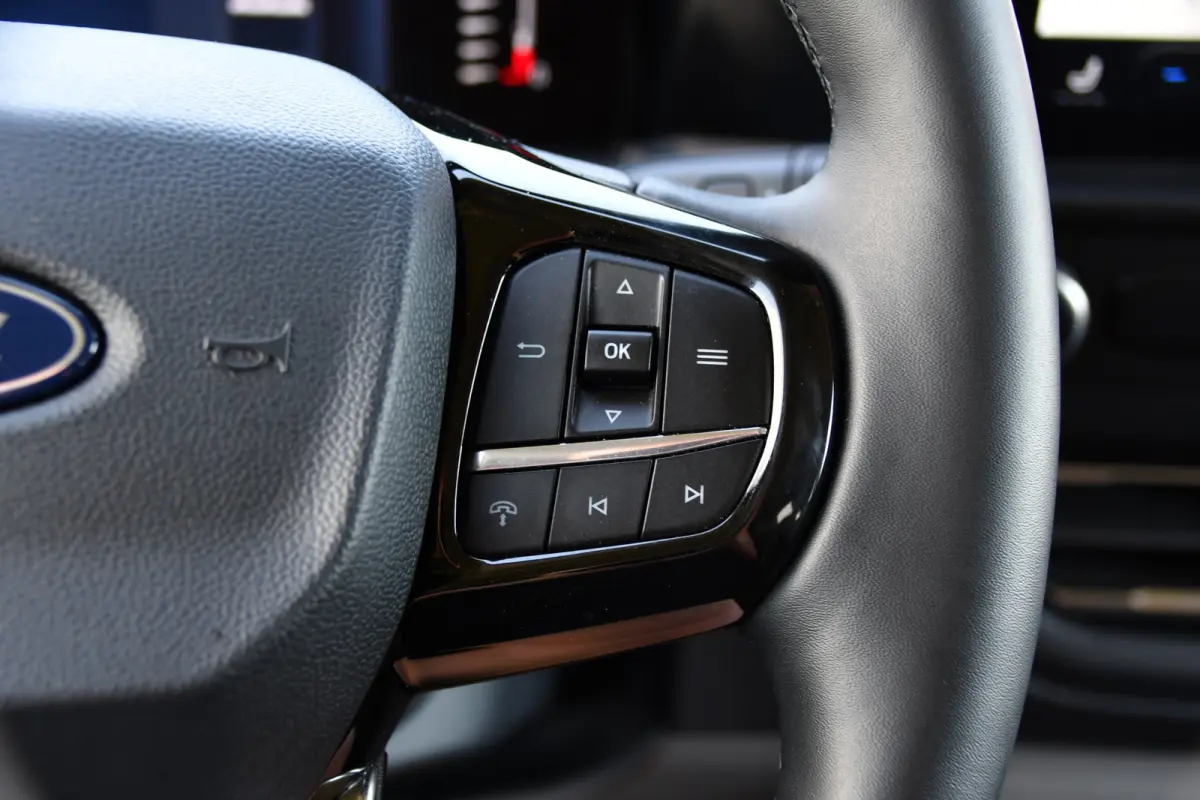 300 2.0 TDCI L1H1 DC Limited PB Edition Adaptieve Cruise, Camera, Carplay, LED, Stoelverwarming, 2 x Schuifdeur, Automaat, Stuurverwarming, Trekhaak, 170pk, Uniek!