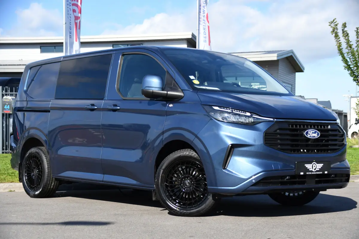 300 2.0 TDCI L1H1 DC Limited PB Edition Adaptieve Cruise, Camera, Carplay, LED, Stoelverwarming, 2 x Schuifdeur, Automaat, Stuurverwarming, Trekhaak, 170pk, Uniek!