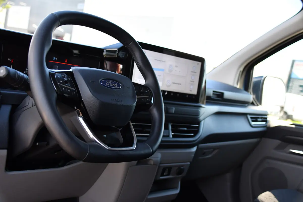 300 2.0 TDCI L1H1 DC Limited PB Edition Adaptieve Cruise, Camera, Carplay, LED, Stoelverwarming, 2 x Schuifdeur, Automaat, Stuurverwarming, Trekhaak, 170pk, Uniek!