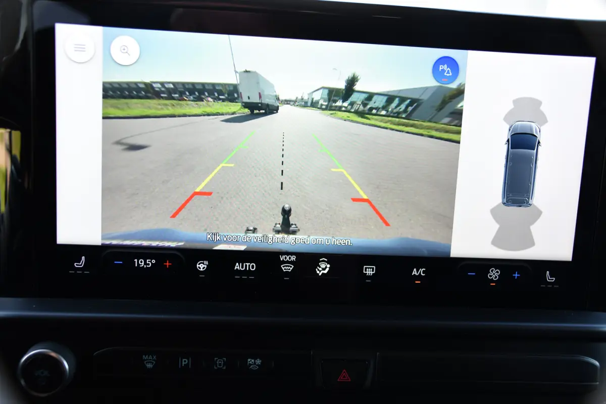 300 2.0 TDCI L1H1 DC Limited PB Edition Adaptieve Cruise, Camera, Carplay, LED, Stoelverwarming, 2 x Schuifdeur, Automaat, Stuurverwarming, Trekhaak, 170pk, Uniek!