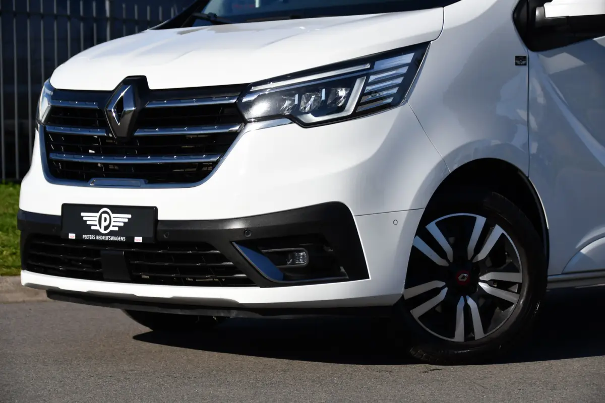2.0 dCi 150 T29 L2H1 DC Luxe Camera, Cruise, Carplay, LED, Clima, Mulitmedia, Automaat, Trekhaak, Sensoren, Uniek!
