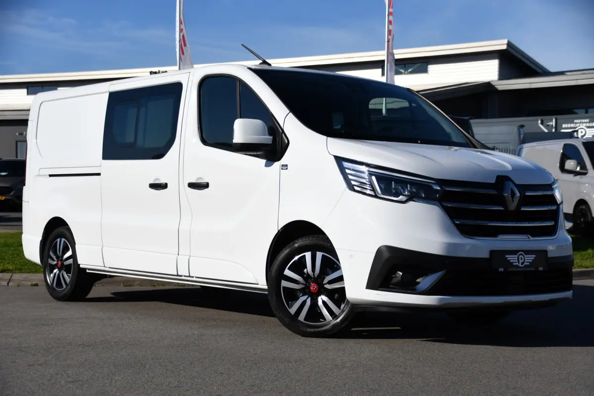 2.0 dCi 150 T29 L2H1 DC Luxe Camera, Cruise, Carplay, LED, Clima, Mulitmedia, Automaat, Trekhaak, Sensoren, Uniek!