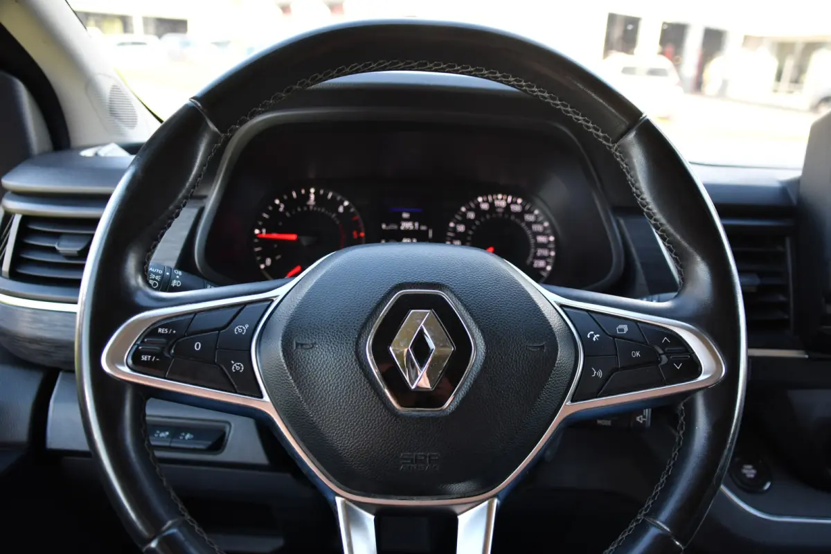 2.0 dCi 150 T29 L2H1 DC Luxe Camera, Cruise, Carplay, LED, Clima, Mulitmedia, Automaat, Trekhaak, Sensoren, Uniek!