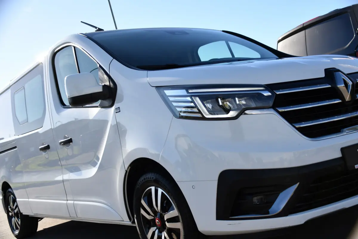 2.0 dCi 150 T29 L2H1 DC Luxe Camera, Cruise, Carplay, LED, Clima, Mulitmedia, Automaat, Trekhaak, Sensoren, Uniek!