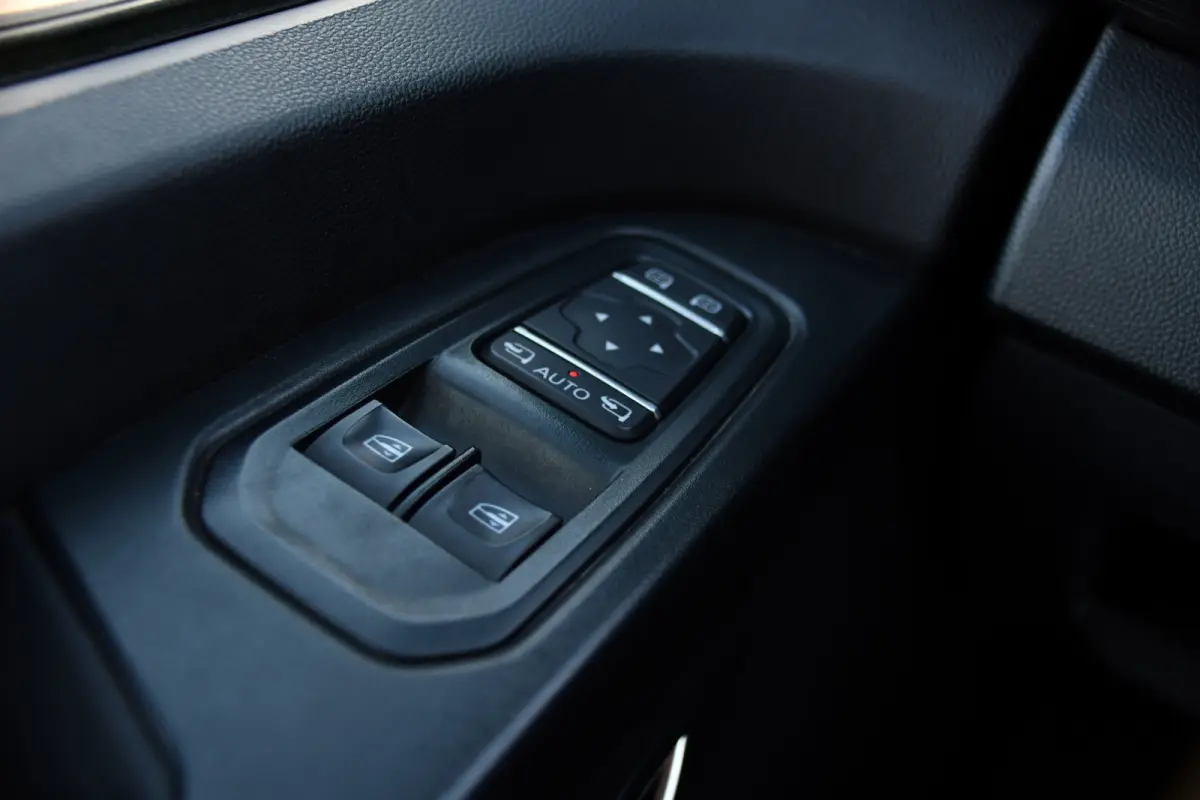 2.0 dCi 150 T29 L2H1 DC Luxe Camera, Cruise, Carplay, LED, Clima, Mulitmedia, Automaat, Trekhaak, Sensoren, Uniek!