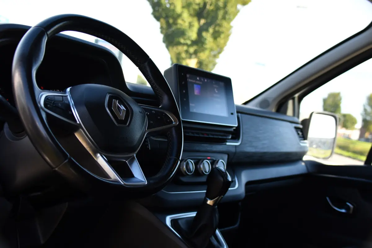 2.0 dCi 150 T29 L2H1 DC Luxe Camera, Cruise, Carplay, LED, Clima, Mulitmedia, Automaat, Trekhaak, Sensoren, Uniek!