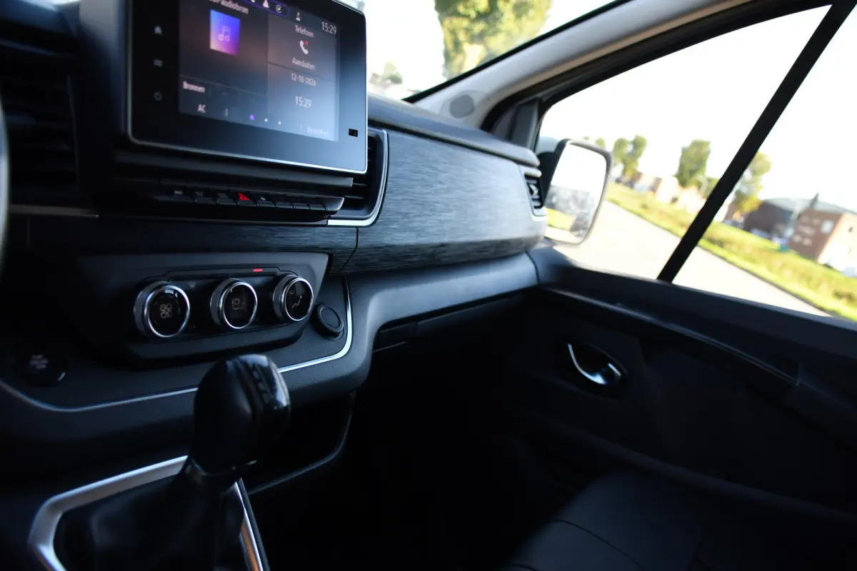 2.0 dCi 150 T29 L2H1 DC Luxe Camera, Cruise, Carplay, LED, Clima, Mulitmedia, Automaat, Trekhaak, Sensoren, Uniek!