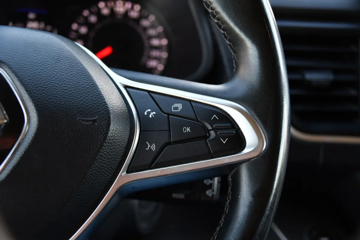 2.0 dCi 150 T29 L2H1 DC Luxe Camera, Cruise, Carplay, LED, Clima, Mulitmedia, Automaat, Trekhaak, Sensoren, Uniek!