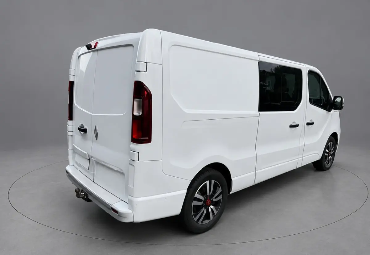 2.0 dCi 150 T29 L2H1 DC Luxe Camera, Cruise, Carplay, LED, Clima, Mulitmedia, Automaat, Trekhaak, Sensoren, Uniek!