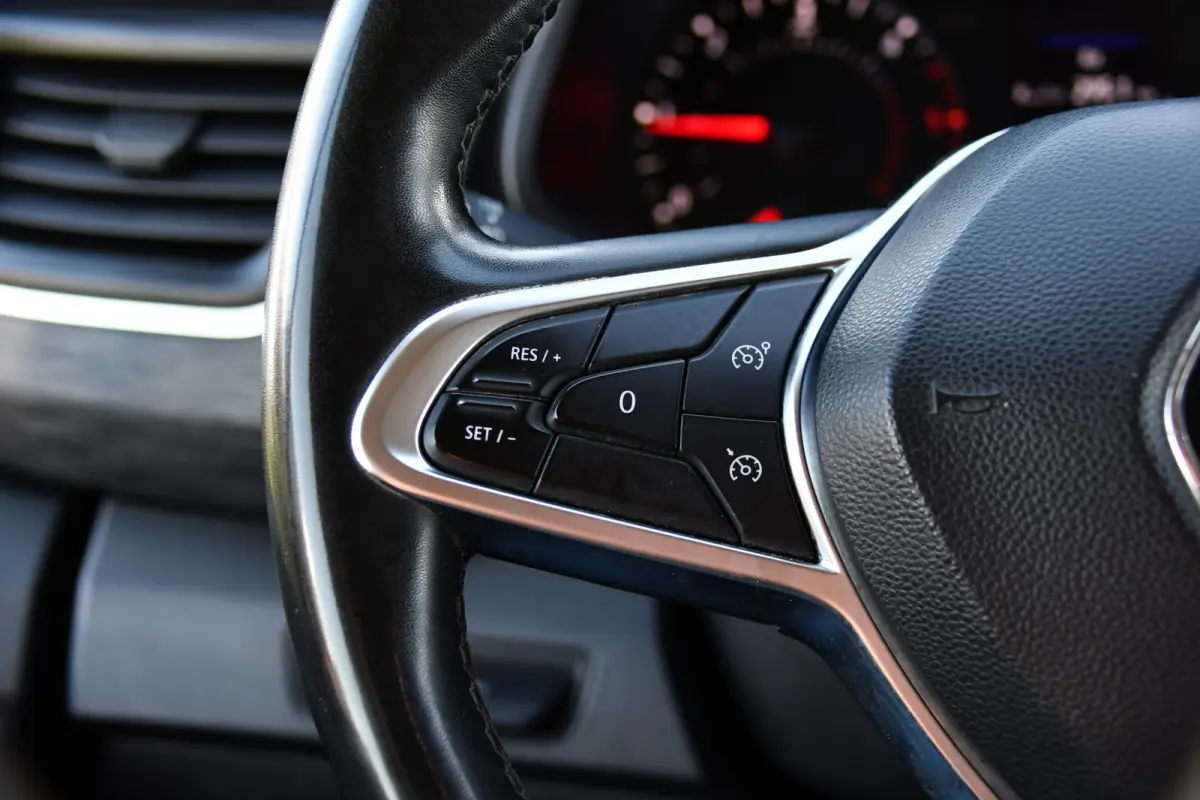 2.0 dCi 150 T29 L2H1 DC Luxe Camera, Cruise, Carplay, LED, Clima, Mulitmedia, Automaat, Trekhaak, Sensoren, Uniek!