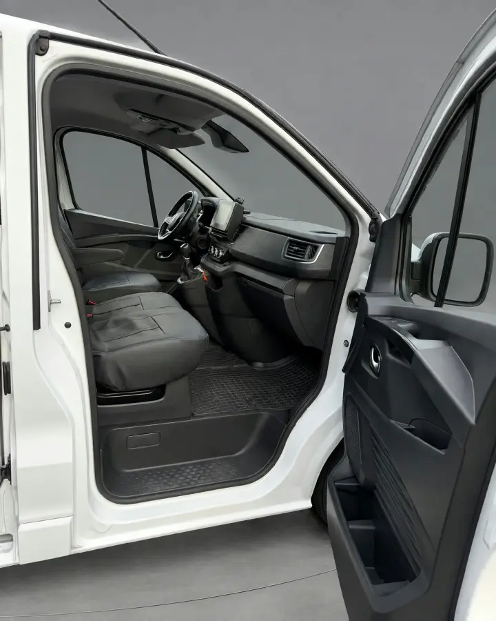 2.0 dCi 150 T29 L2H1 DC Luxe Camera, Cruise, Carplay, LED, Clima, Mulitmedia, Automaat, Trekhaak, Sensoren, Uniek!