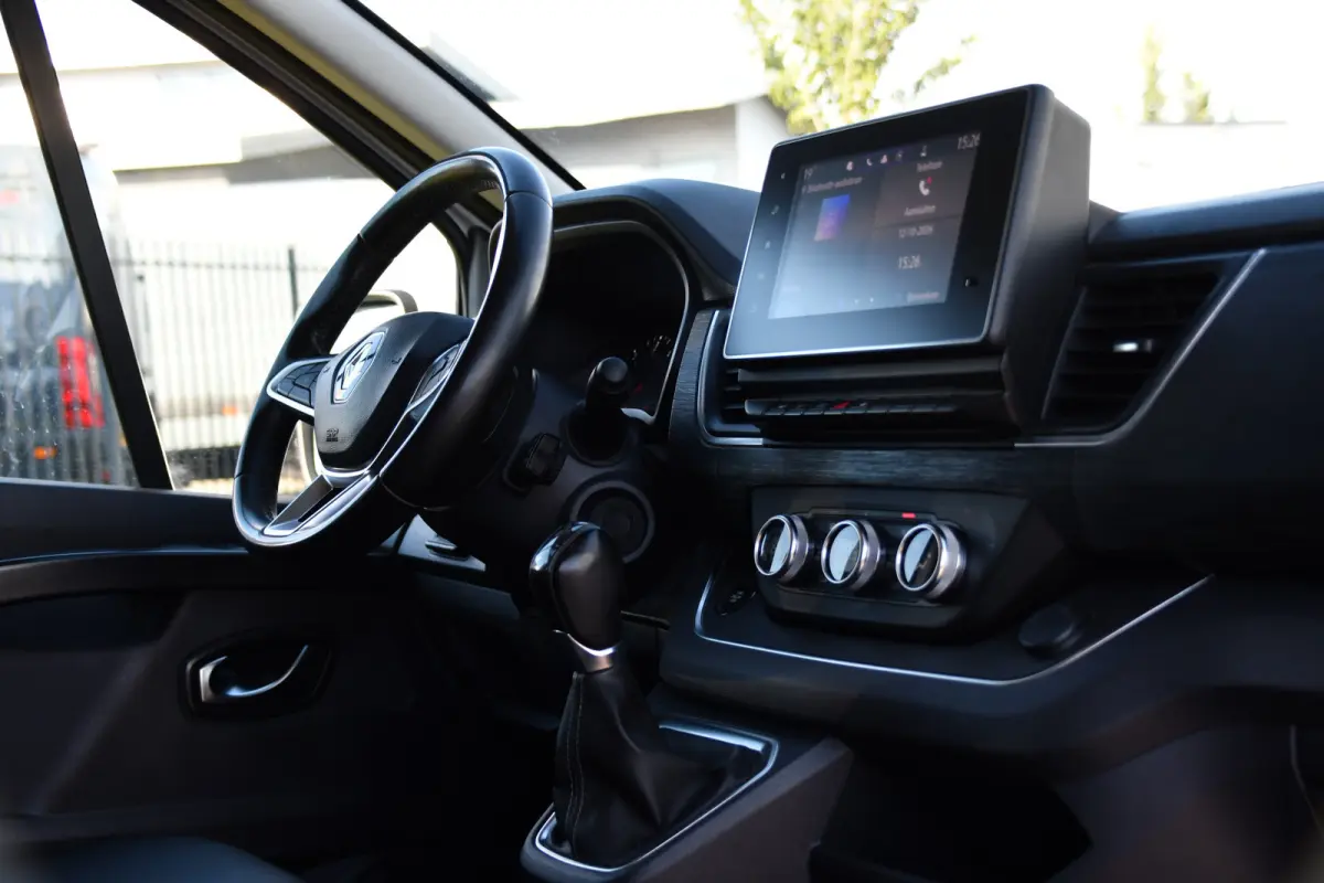 2.0 dCi 150 T29 L2H1 DC Luxe Camera, Cruise, Carplay, LED, Clima, Mulitmedia, Automaat, Trekhaak, Sensoren, Uniek!