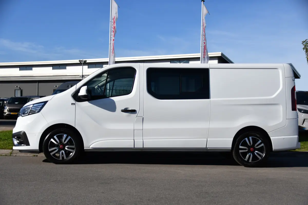 2.0 dCi 150 T29 L2H1 DC Luxe Camera, Cruise, Carplay, LED, Clima, Mulitmedia, Automaat, Trekhaak, Sensoren, Uniek!
