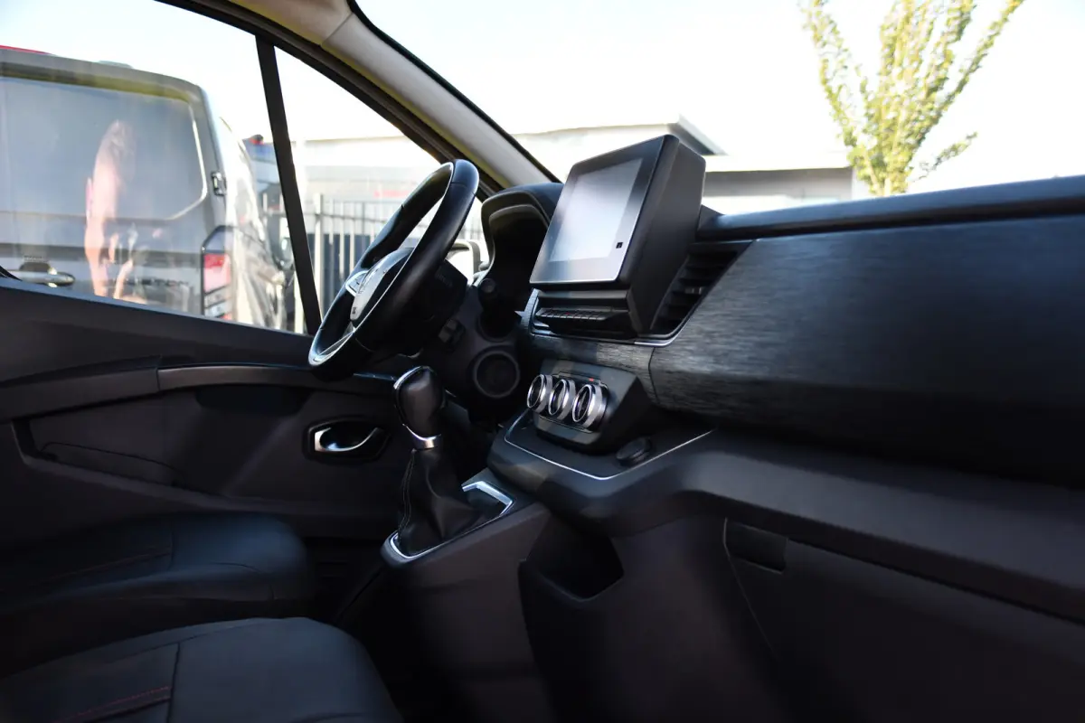 2.0 dCi 150 T29 L2H1 DC Luxe Camera, Cruise, Carplay, LED, Clima, Mulitmedia, Automaat, Trekhaak, Sensoren, Uniek!