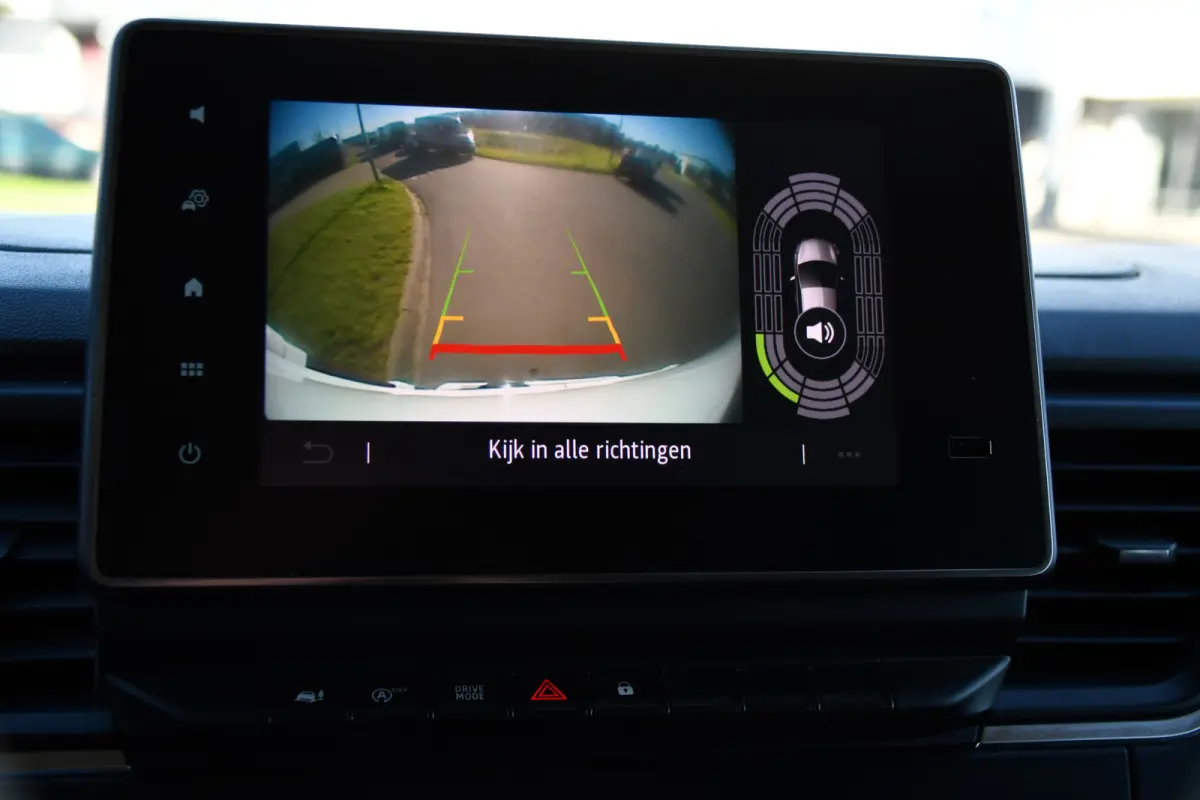 2.0 dCi 150 T29 L2H1 DC Luxe Camera, Cruise, Carplay, LED, Clima, Mulitmedia, Automaat, Trekhaak, Sensoren, Uniek!