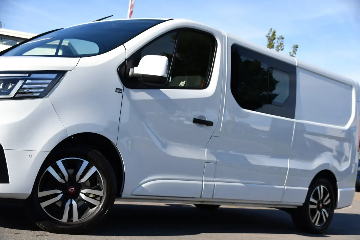 2.0 dCi 150 T29 L2H1 DC Luxe Camera, Cruise, Carplay, LED, Clima, Mulitmedia, Automaat, Trekhaak, Sensoren, Uniek!