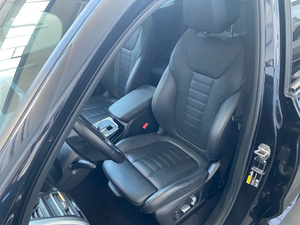 M-SPORT 80 kWh (210kW/286pk) ** LED, LEDER, PANO, TREKH, VERW. STUUR, 20-inch LMV ** 1e EIG - UNFALLFREI ** ** INFORMEER OOK NAAR ONZE AANTREKKELIJKE FINANCIAL-LEASE TARIEVEN **