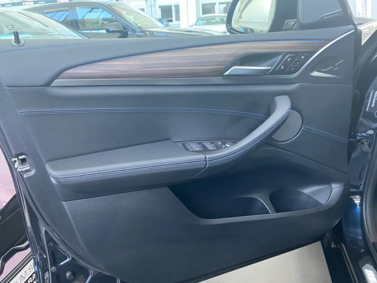 M-SPORT 80 kWh (210kW/286pk) ** LED, LEDER, PANO, TREKH, VERW. STUUR, 20-inch LMV ** 1e EIG - UNFALLFREI ** ** INFORMEER OOK NAAR ONZE AANTREKKELIJKE FINANCIAL-LEASE TARIEVEN **