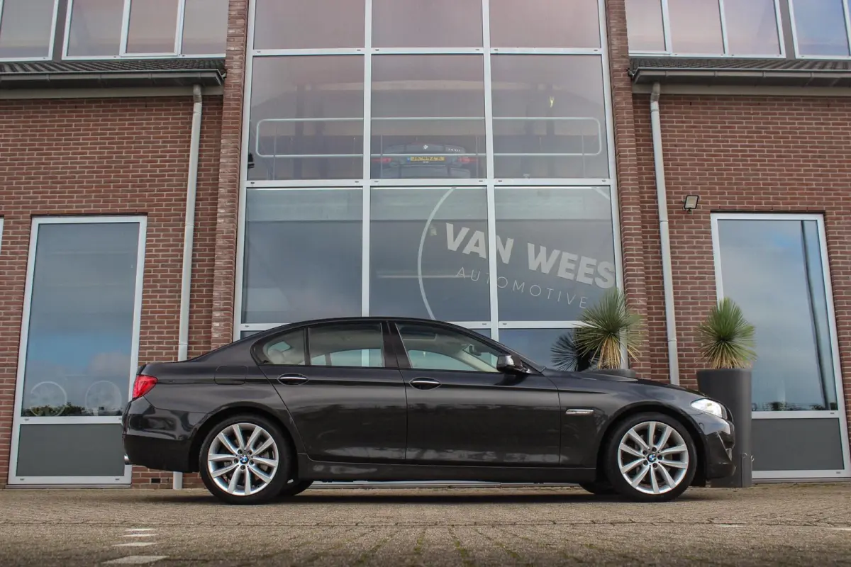 535i High Executive | Dealer onderhouden | Innovation Pakket ll | Head-up | 360 camera | Dodehoekdetectie | Xenon adaptief | Schuif-/kanteldak | Achterbankverwarming