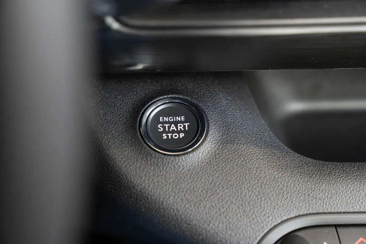 1.2 e-Hybrid Longitude | Adaptive Cruise Controle | Navigatie | Parkeersensoren | LED | Apple Carplay & Android Auto | Airco |
