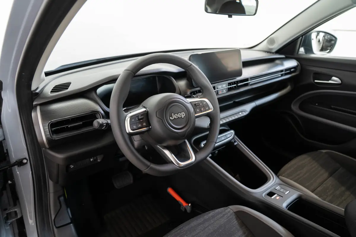 1.2 e-Hybrid Longitude | Adaptive Cruise Controle | Navigatie | Parkeersensoren | LED | Apple Carplay & Android Auto | Airco |