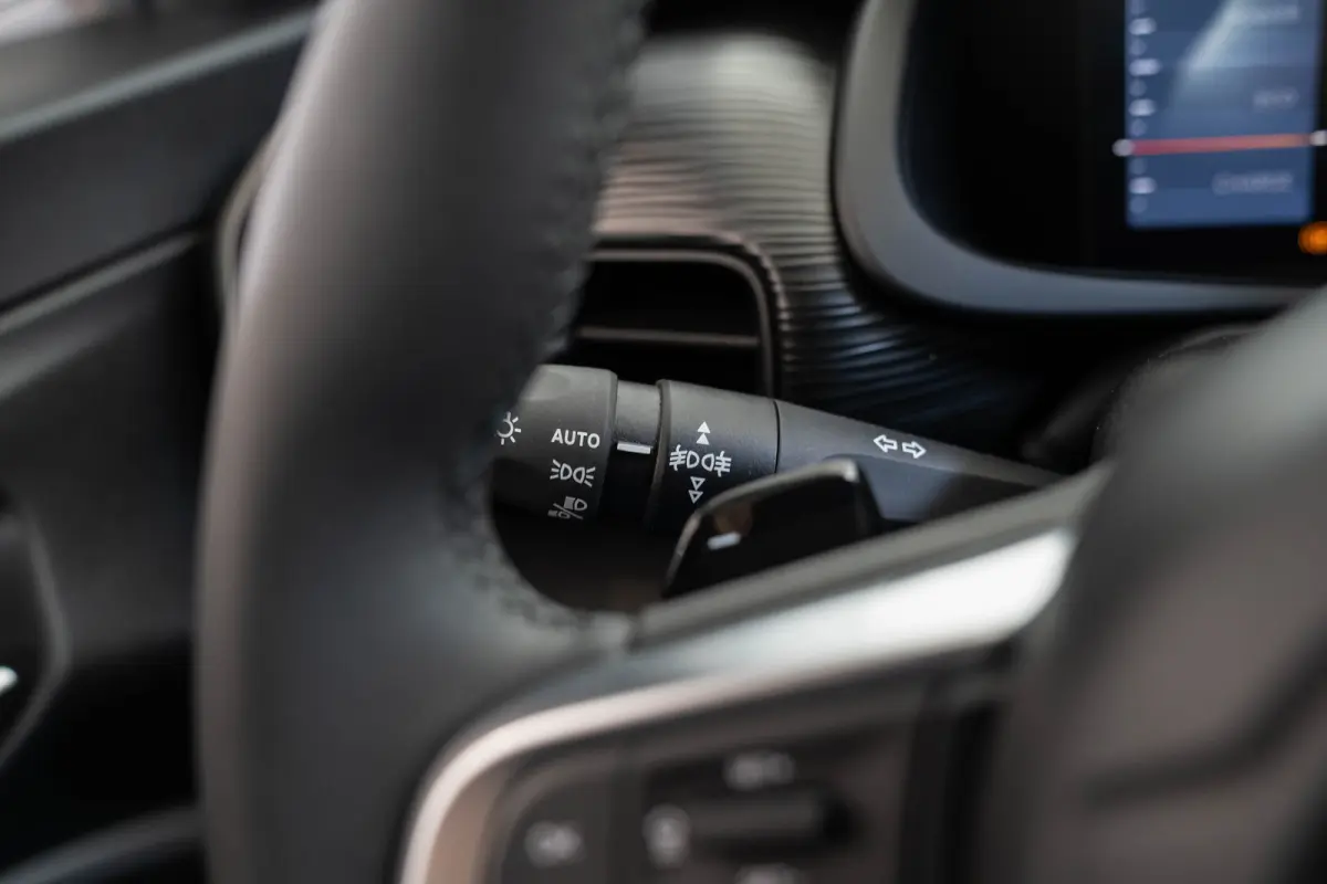 1.2 e-Hybrid Longitude | Adaptive Cruise Controle | Navigatie | Parkeersensoren | LED | Apple Carplay & Android Auto | Airco |