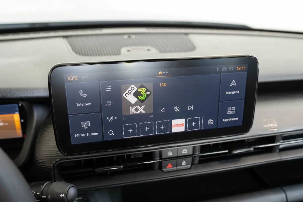 1.2 e-Hybrid Longitude | Adaptive Cruise Controle | Navigatie | Parkeersensoren | LED | Apple Carplay & Android Auto | Airco |