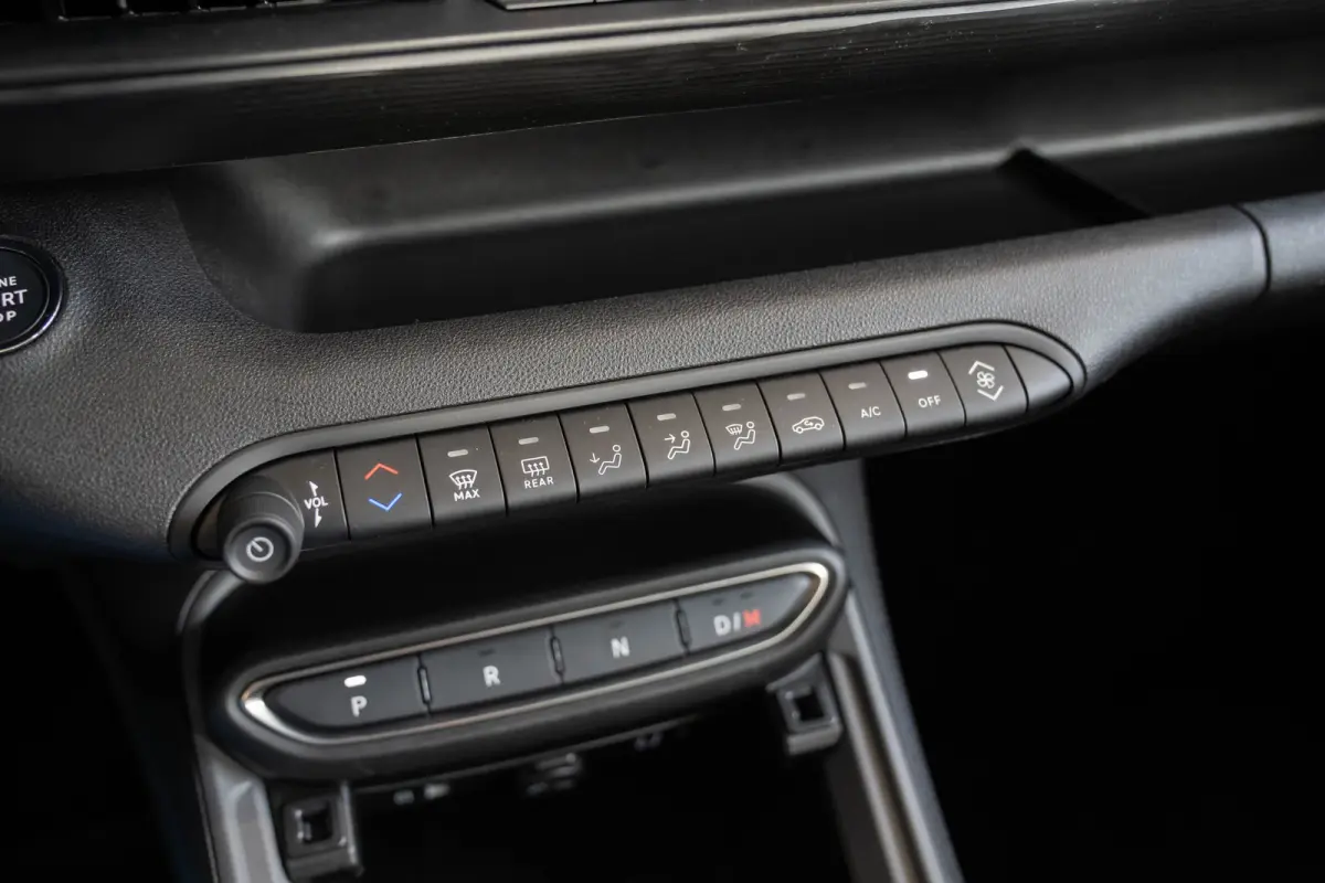 1.2 e-Hybrid Longitude | Adaptive Cruise Controle | Navigatie | Parkeersensoren | LED | Apple Carplay & Android Auto | Airco |