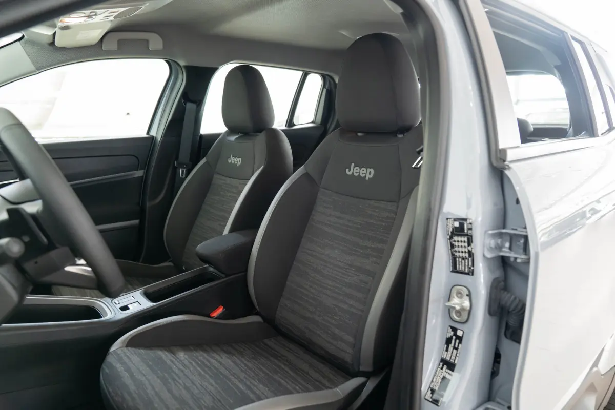 1.2 e-Hybrid Longitude | Adaptive Cruise Controle | Navigatie | Parkeersensoren | LED | Apple Carplay & Android Auto | Airco |