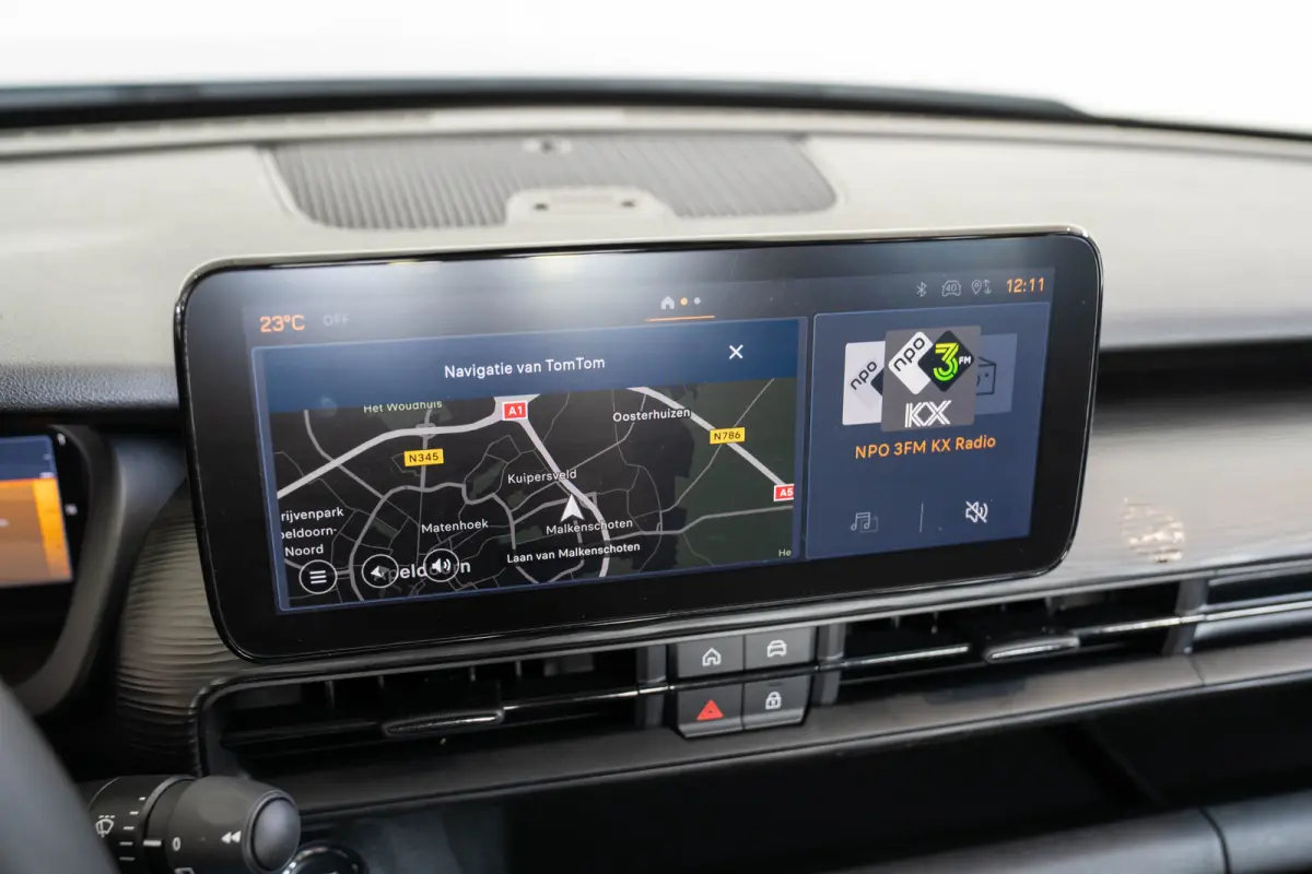 1.2 e-Hybrid Longitude | Adaptive Cruise Controle | Navigatie | Parkeersensoren | LED | Apple Carplay & Android Auto | Airco |