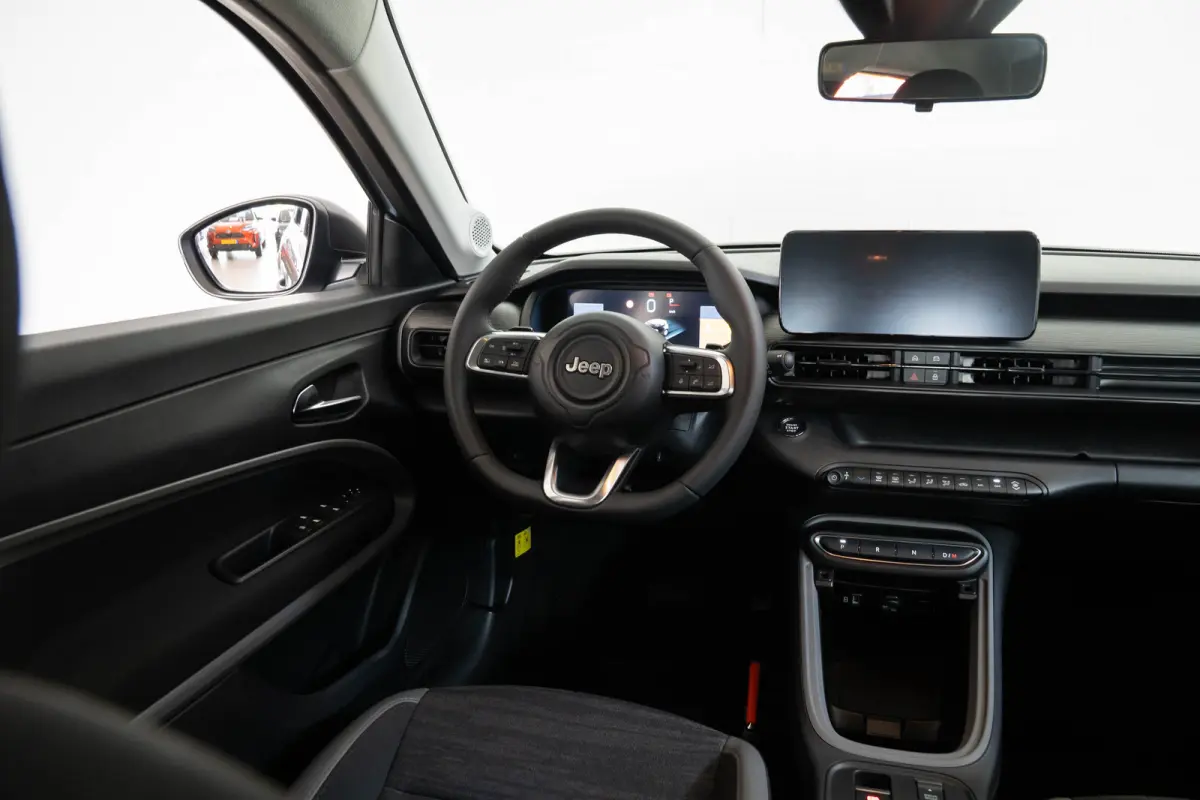 1.2 e-Hybrid Longitude | Adaptive Cruise Controle | Navigatie | Parkeersensoren | LED | Apple Carplay & Android Auto | Airco |