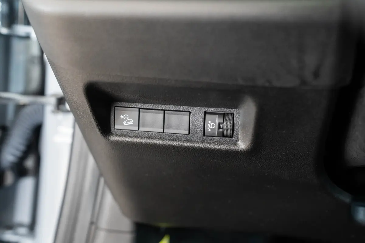 1.2 e-Hybrid Longitude | Adaptive Cruise Controle | Navigatie | Parkeersensoren | LED | Apple Carplay & Android Auto | Airco |