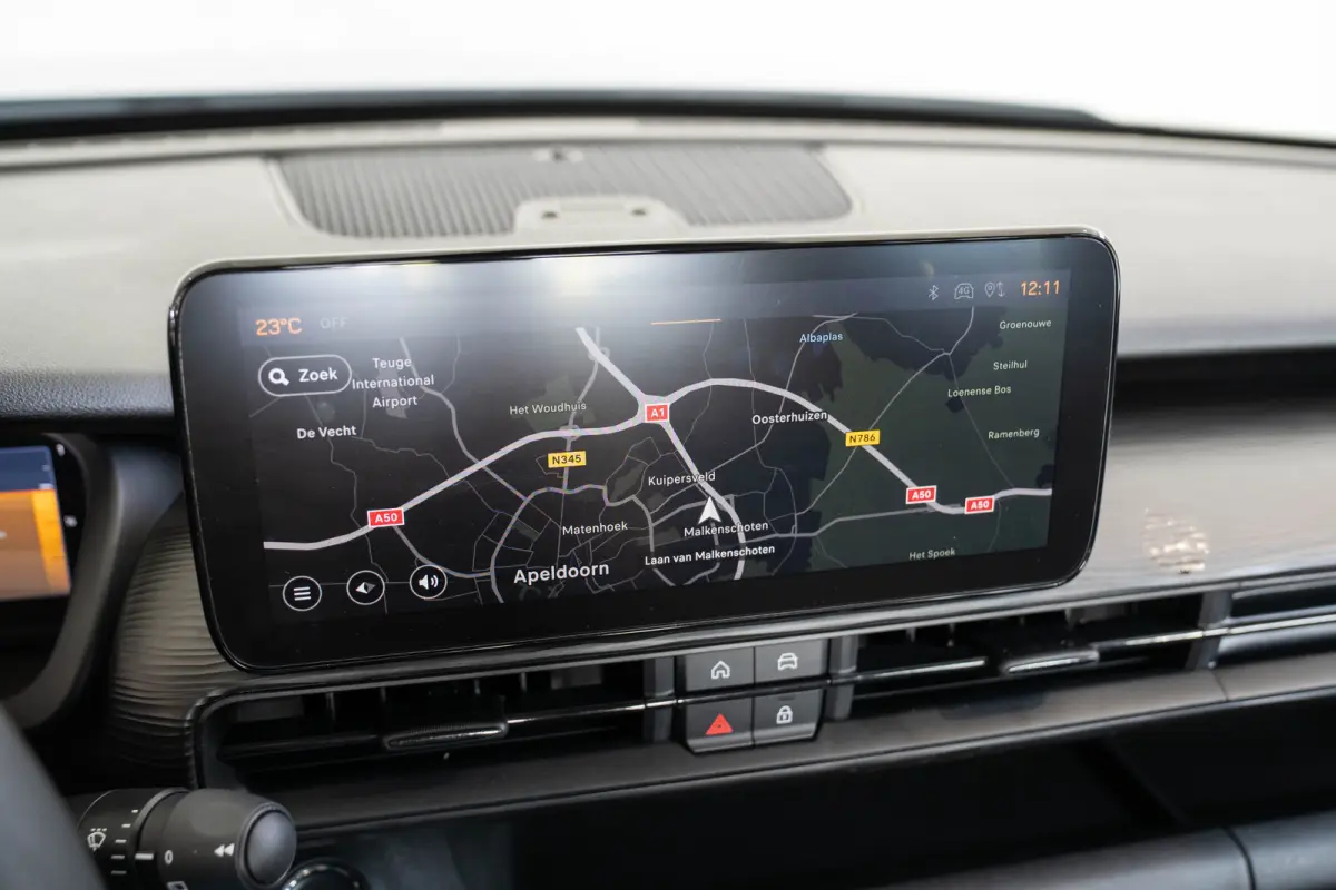 1.2 e-Hybrid Longitude | Adaptive Cruise Controle | Navigatie | Parkeersensoren | LED | Apple Carplay & Android Auto | Airco |