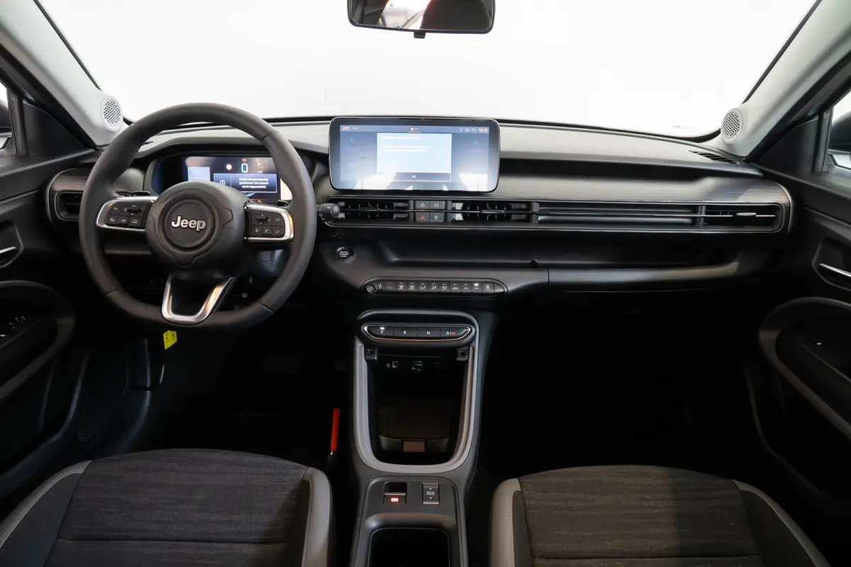 1.2 e-Hybrid Longitude | Adaptive Cruise Controle | Navigatie | Parkeersensoren | LED | Apple Carplay & Android Auto | Airco |