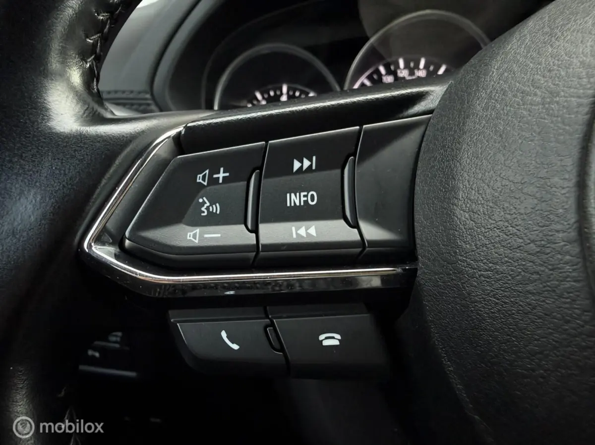 2.0 SkyActiv-G 165 TS+ | Trekhaak | HUD | Camera | Navi | Clima | Cruise | Stoelverwarming | Stuurverwarming |