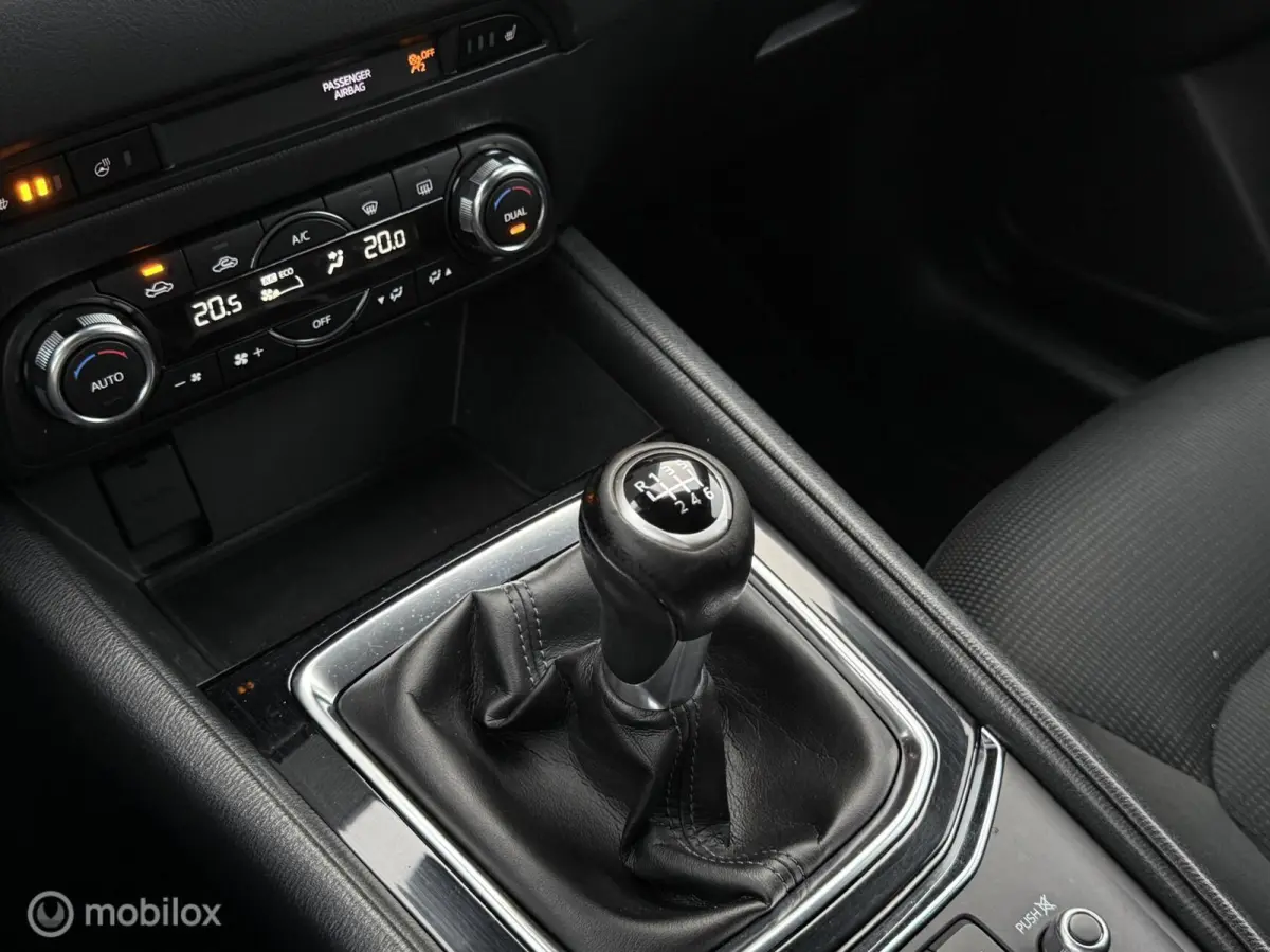 2.0 SkyActiv-G 165 TS+ | Trekhaak | HUD | Camera | Navi | Clima | Cruise | Stoelverwarming | Stuurverwarming |