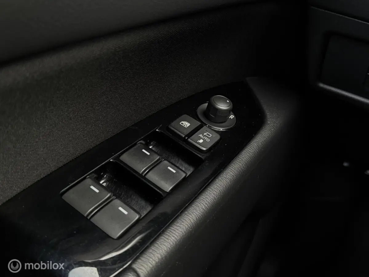 2.0 SkyActiv-G 165 TS+ | Trekhaak | HUD | Camera | Navi | Clima | Cruise | Stoelverwarming | Stuurverwarming |