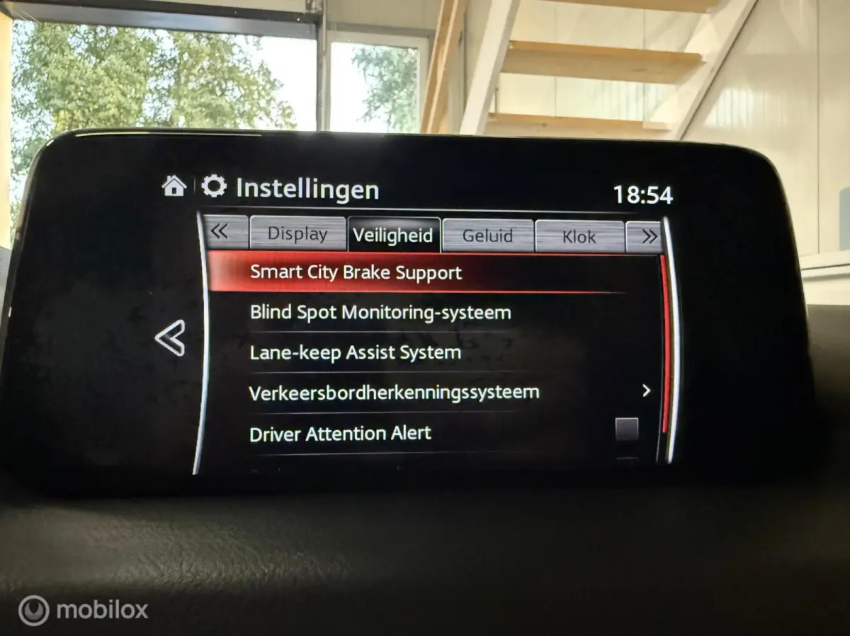 2.0 SkyActiv-G 165 TS+ | Trekhaak | HUD | Camera | Navi | Clima | Cruise | Stoelverwarming | Stuurverwarming |