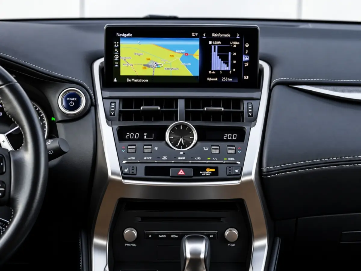 300h AWD Luxery Facelift Leder Adaptive Cruise etc.