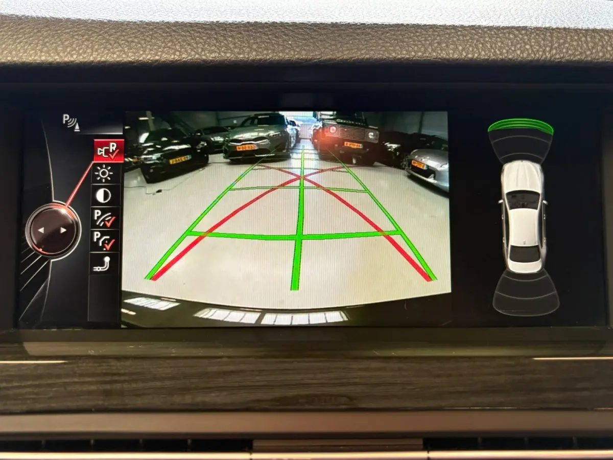 528xi Luxury Edition Camera, Leer, Elek Trekhaak