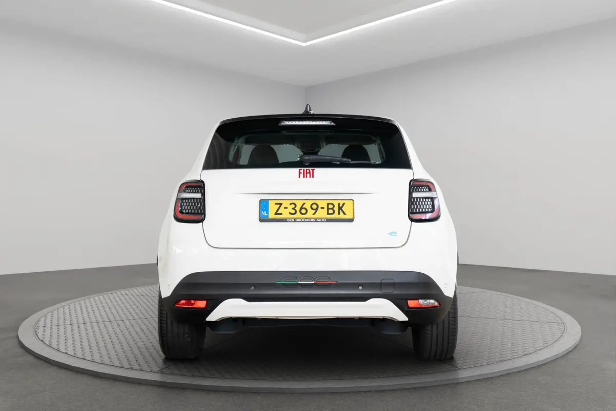 RED 54 kWh | 3 Fase | SOH 95% | Apple Carplay & Android Auto | Climate Controle | Parkeersensoren | Cruise Controle |