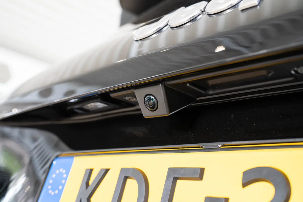 1.2 e-Hybrid Summit | Tot 8 Jaar Garantie | Navigatie | Stoelverwarming | Voorruit Verwarming | Camera | Apple Carplay & Android Auto |