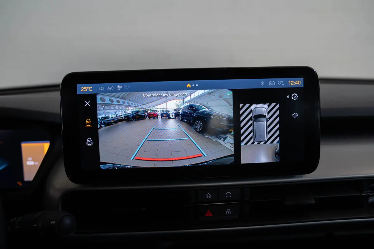 1.2 e-Hybrid Summit | Tot 8 Jaar Garantie | Navigatie | Stoelverwarming | Voorruit Verwarming | Camera | Apple Carplay & Android Auto |