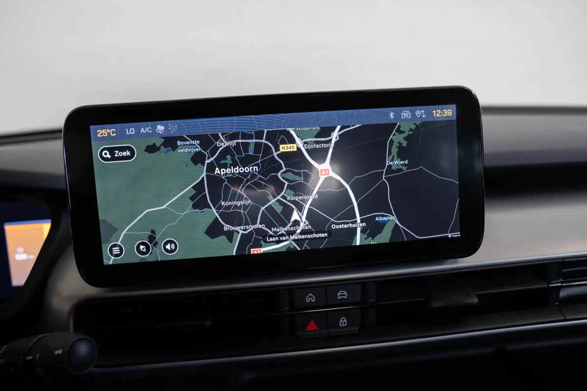 1.2 e-Hybrid Summit | Tot 8 Jaar Garantie | Navigatie | Stoelverwarming | Voorruit Verwarming | Camera | Apple Carplay & Android Auto |