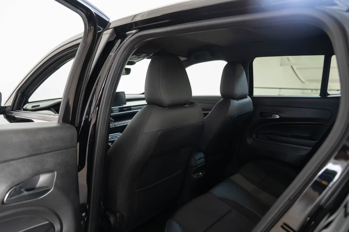 1.2 e-Hybrid Summit | Tot 8 Jaar Garantie | Navigatie | Stoelverwarming | Voorruit Verwarming | Camera | Apple Carplay & Android Auto |