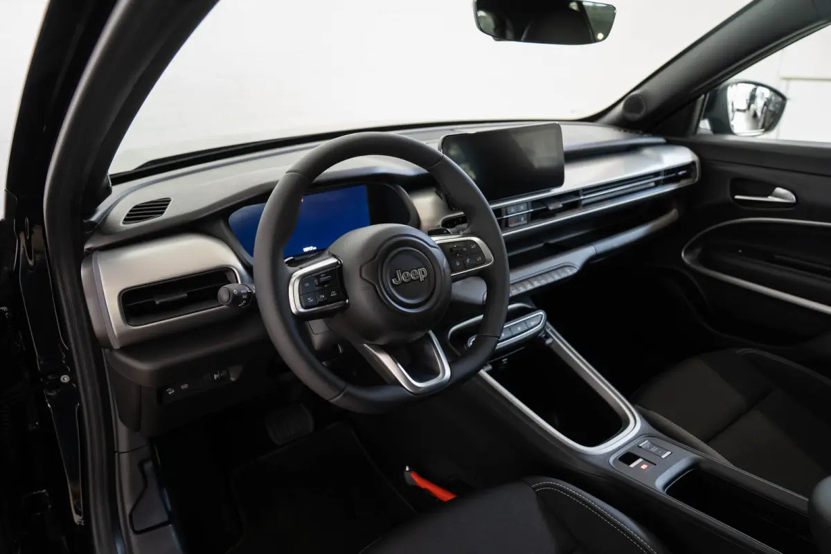 1.2 e-Hybrid Summit | Tot 8 Jaar Garantie | Navigatie | Stoelverwarming | Voorruit Verwarming | Camera | Apple Carplay & Android Auto |