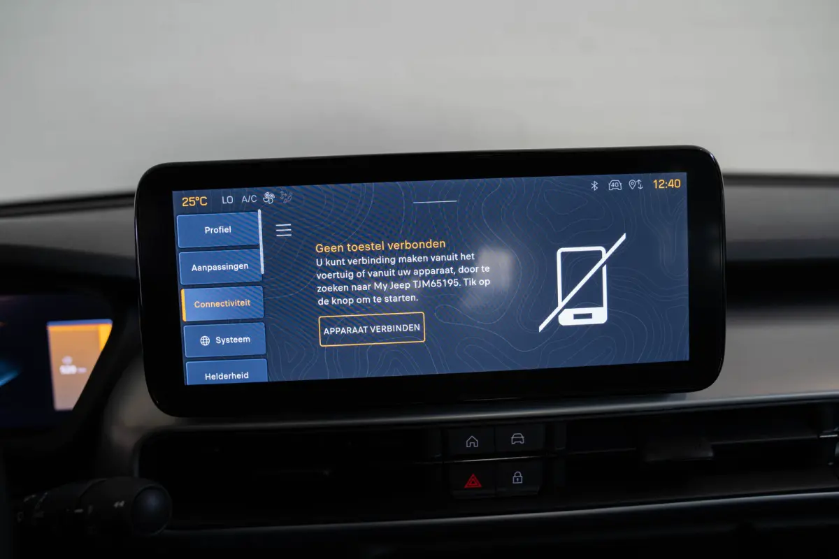 1.2 e-Hybrid Summit | Tot 8 Jaar Garantie | Navigatie | Stoelverwarming | Voorruit Verwarming | Camera | Apple Carplay & Android Auto |