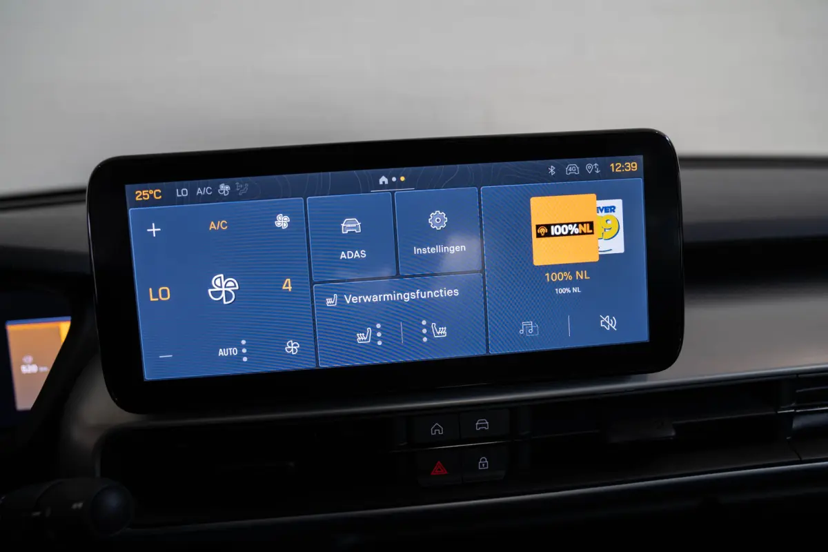 1.2 e-Hybrid Summit | Tot 8 Jaar Garantie | Navigatie | Stoelverwarming | Voorruit Verwarming | Camera | Apple Carplay & Android Auto |
